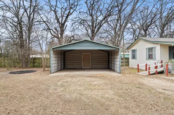 West Tawakoni, TX 75474,109 Seagrove Lane