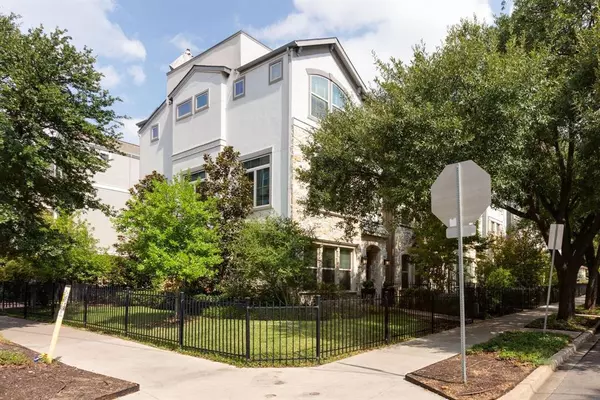 2712 Edmonds, Dallas, TX 75219