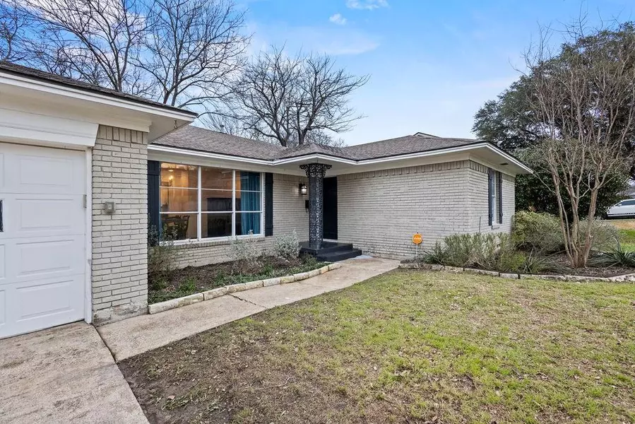 2429 Telegraph Avenue, Dallas, TX 75228