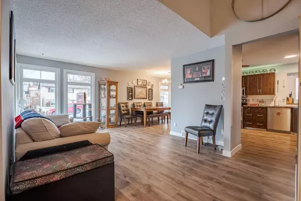 Calgary, AB T3K 1x1,72 Beaconsfield WAY Northwest