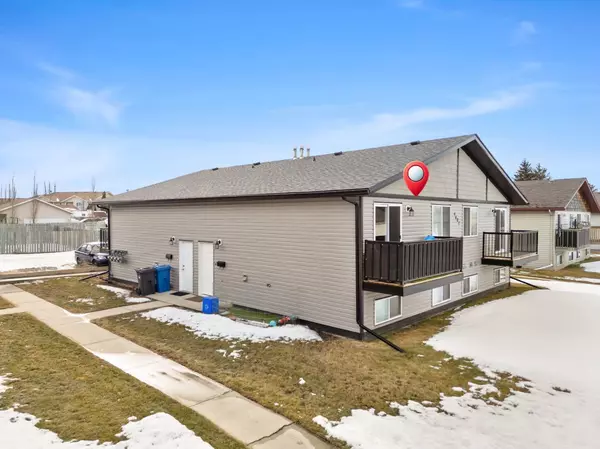 4607 A 46 ST, Innisfail, AB T4G1X8