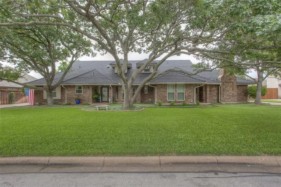 5109 Ledgestone Drive, Fort Worth, TX 76132