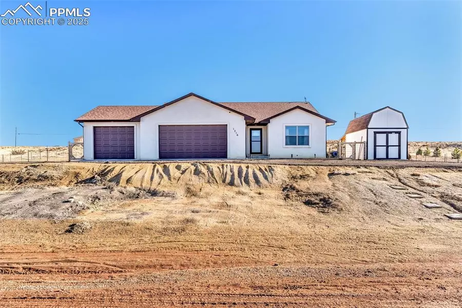 1216 N Whitetail PL, Pueblo, CO 81007