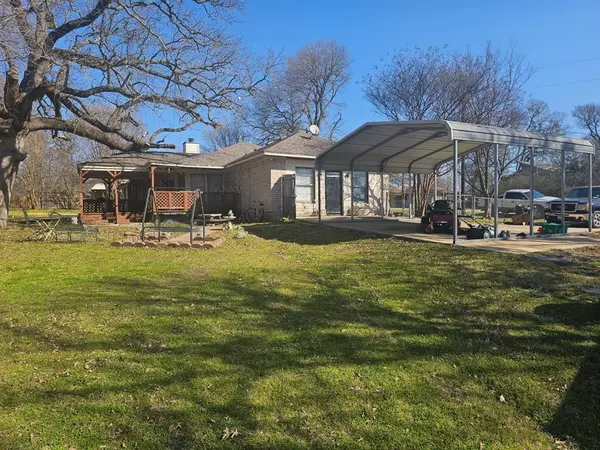 East Tawakoni, TX 75472,200 Oak Lane