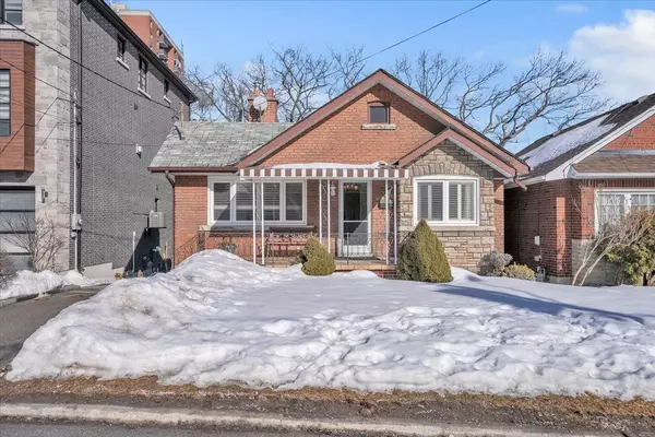 30 Venn CRES, Toronto W03, ON M6M 1S4