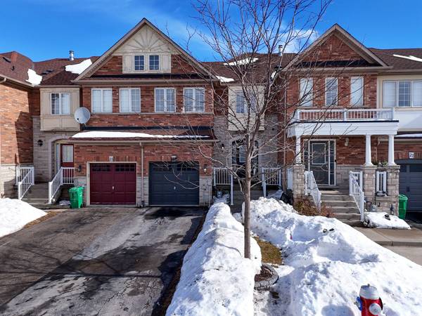 25 Summitridge CT, Brampton, ON L6P 2E5