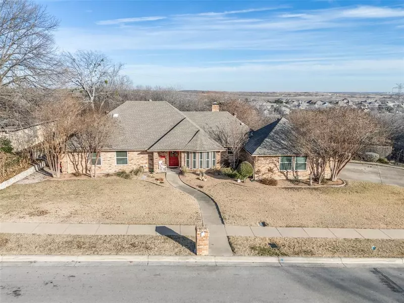 10124 Wandering Way Street, Benbrook, TX 76126