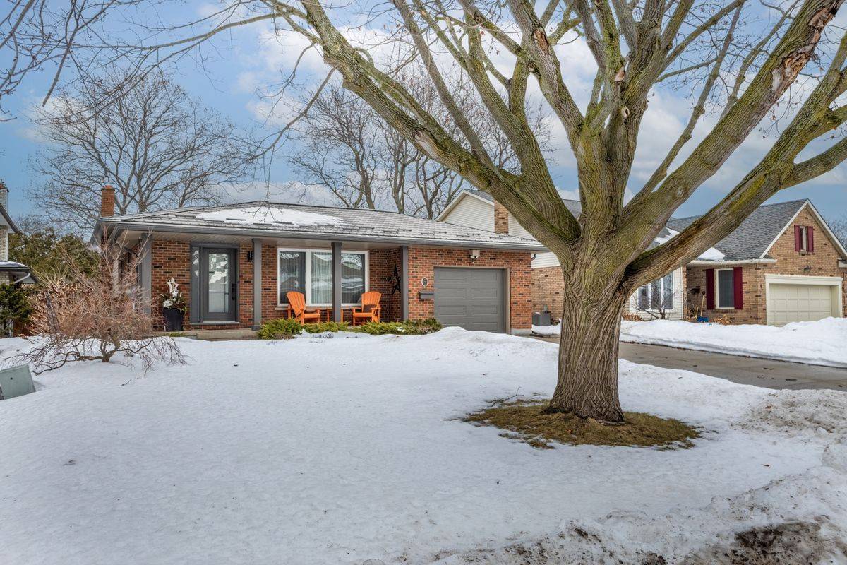 St. Catharines, ON L2M 7C9,8 Woodgarden CT