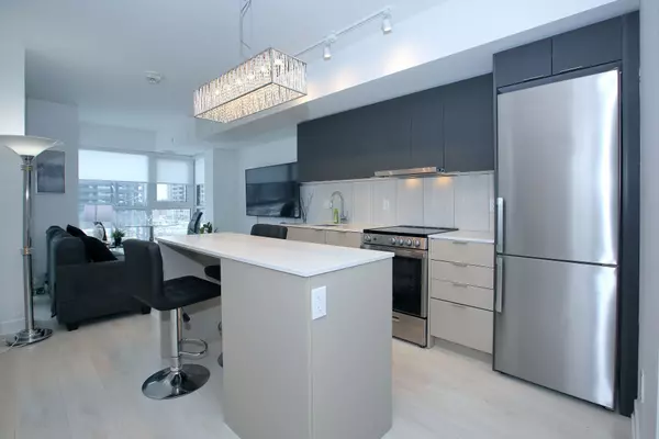 8 Tippett RD #331, Toronto C06, ON M3H 0E7