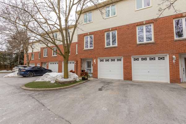 130 Livingston AVE #5, Grimsby, ON L3M 4W5