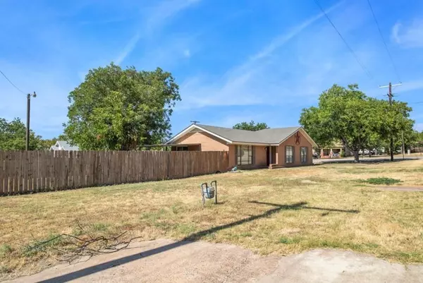 Santa Anna, TX 76878,807 Avenue A