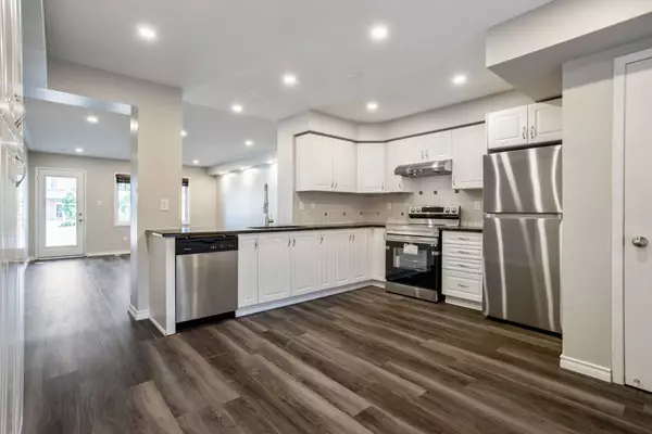 Mississauga, ON L5M 0T2,3070 Thomas ST #7