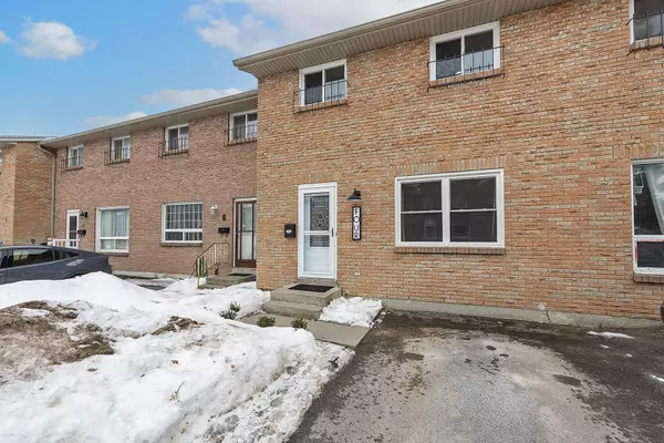 Kingston, ON K7M 6Z3,4 Rosemund CRES #71