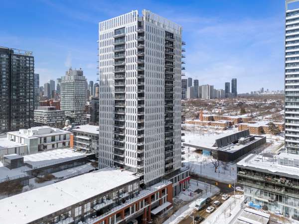 170 Sumach ST #1803, Toronto C08, ON M5A 0C3