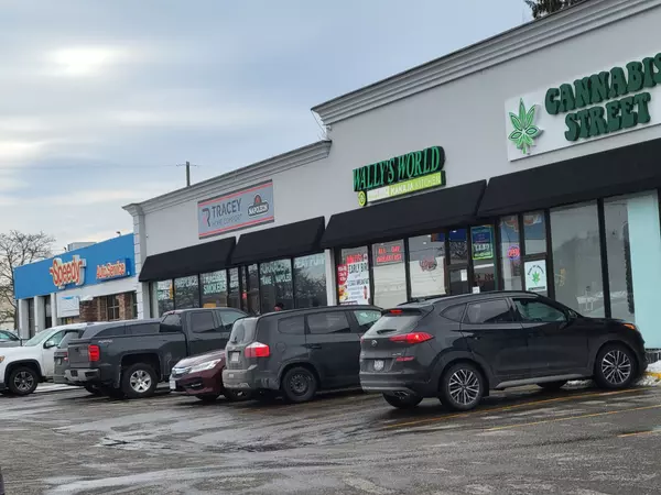 Oshawa, ON L1G 4W6,1100 Simcoe ST N #1A