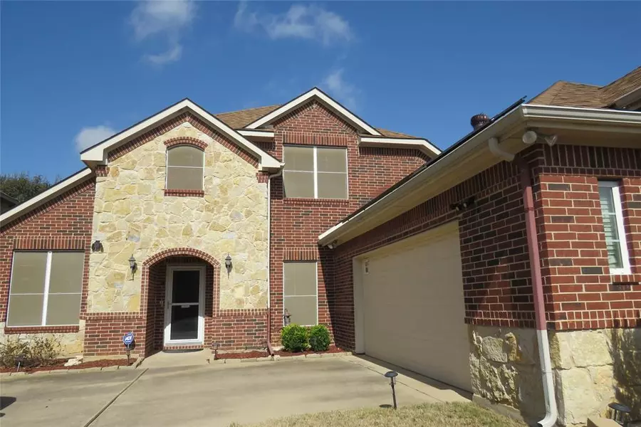 313 Hidden Lake Court, Burleson, TX 76028