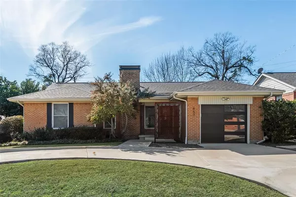 857 Peavy Road, Dallas, TX 75218