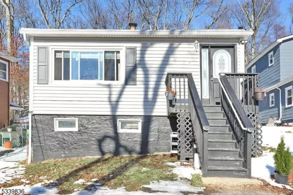 Hopatcong Boro, NJ 07843,16 Coolidge Trl