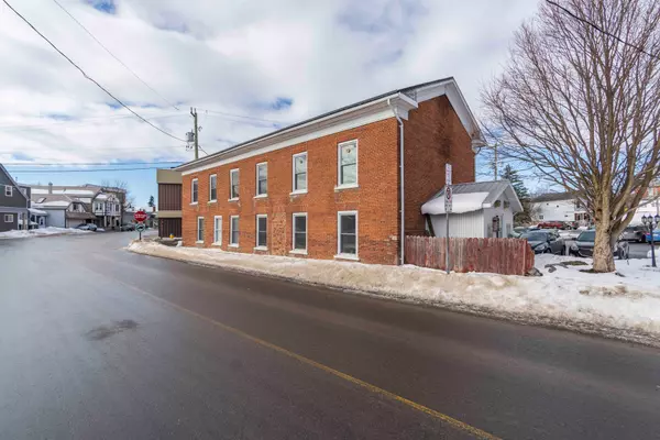 Stirling-rawdon, ON K0K 3E0,60 Mill ST