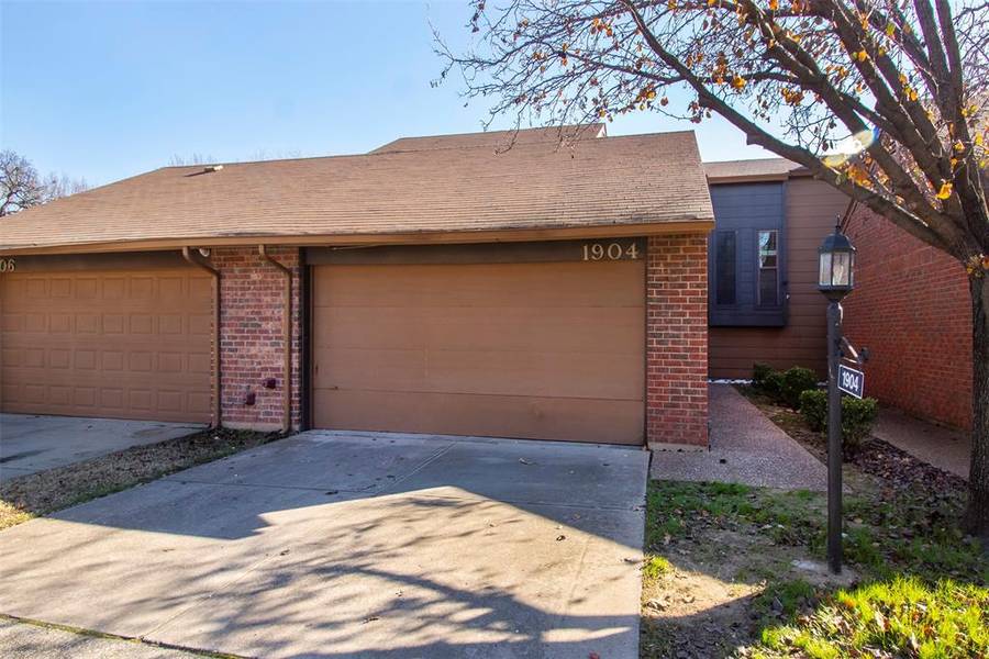 1904 Wilshire Drive, Irving, TX 75061