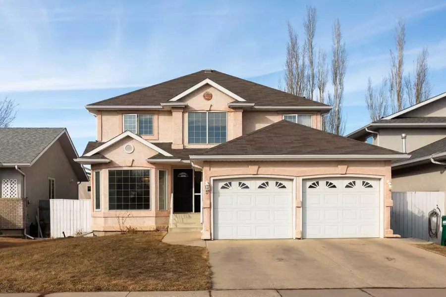 5 Cougar Bay North, Lethbridge, AB T1H 6H3