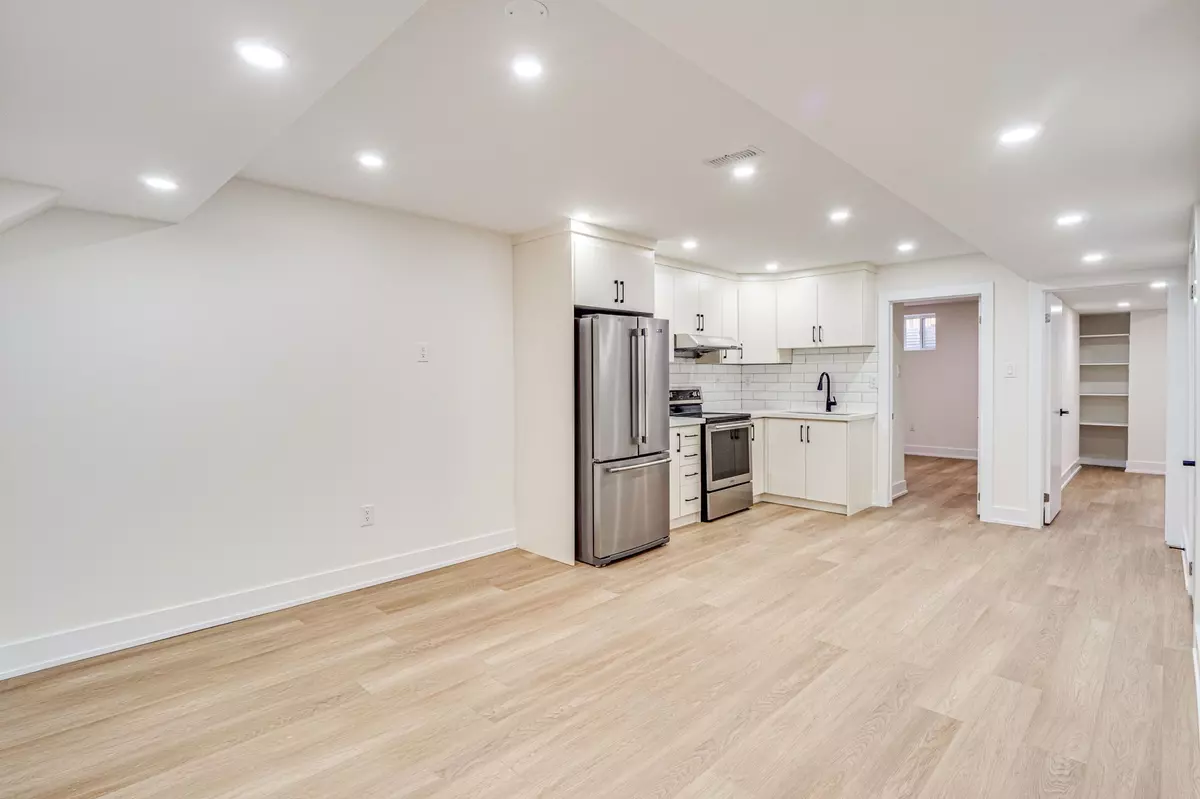 Brampton, ON L6Y 6J4,18 Quinton RDG #Basement