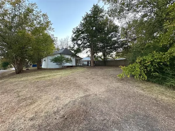 Grand Saline, TX 75140,219 E Jordan Street