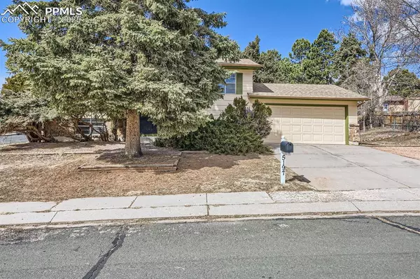 5197 Crestwood DR, Colorado Springs, CO 80918