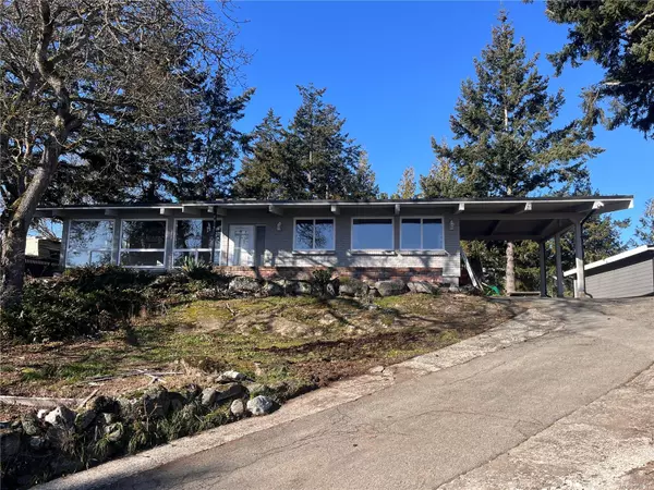 107 Island Hwy, View Royal, BC V9B 1G1