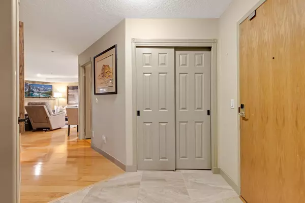 Calgary, AB T3H 3R6,6868 Sierra Morena BLVD Southwest #131