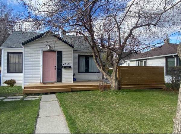 2418 Westmount RD NW, Calgary, AB T2N 3N8