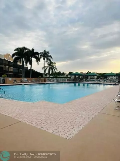 Tamarac, FL 33321,7535 Fairfax Dr  #204