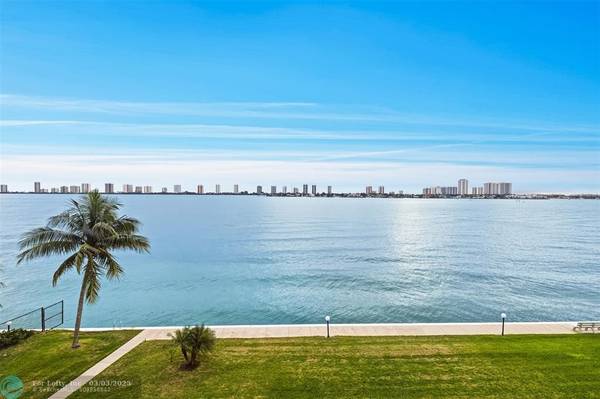 Lake Park, FL 33403,301 Lake Shore Drive  #401