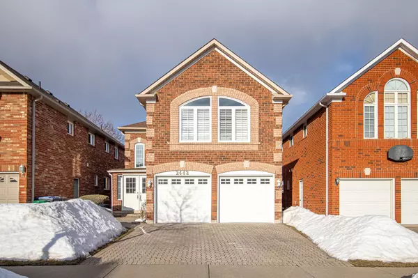 2442 Yorktown CIR, Mississauga, ON L5M 5X9