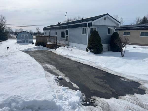 15 Cedar ST, Greater Napanee, ON K7R 3L1