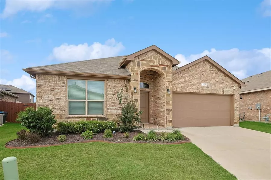 704 Greenford Manor, Fort Worth, TX 76247