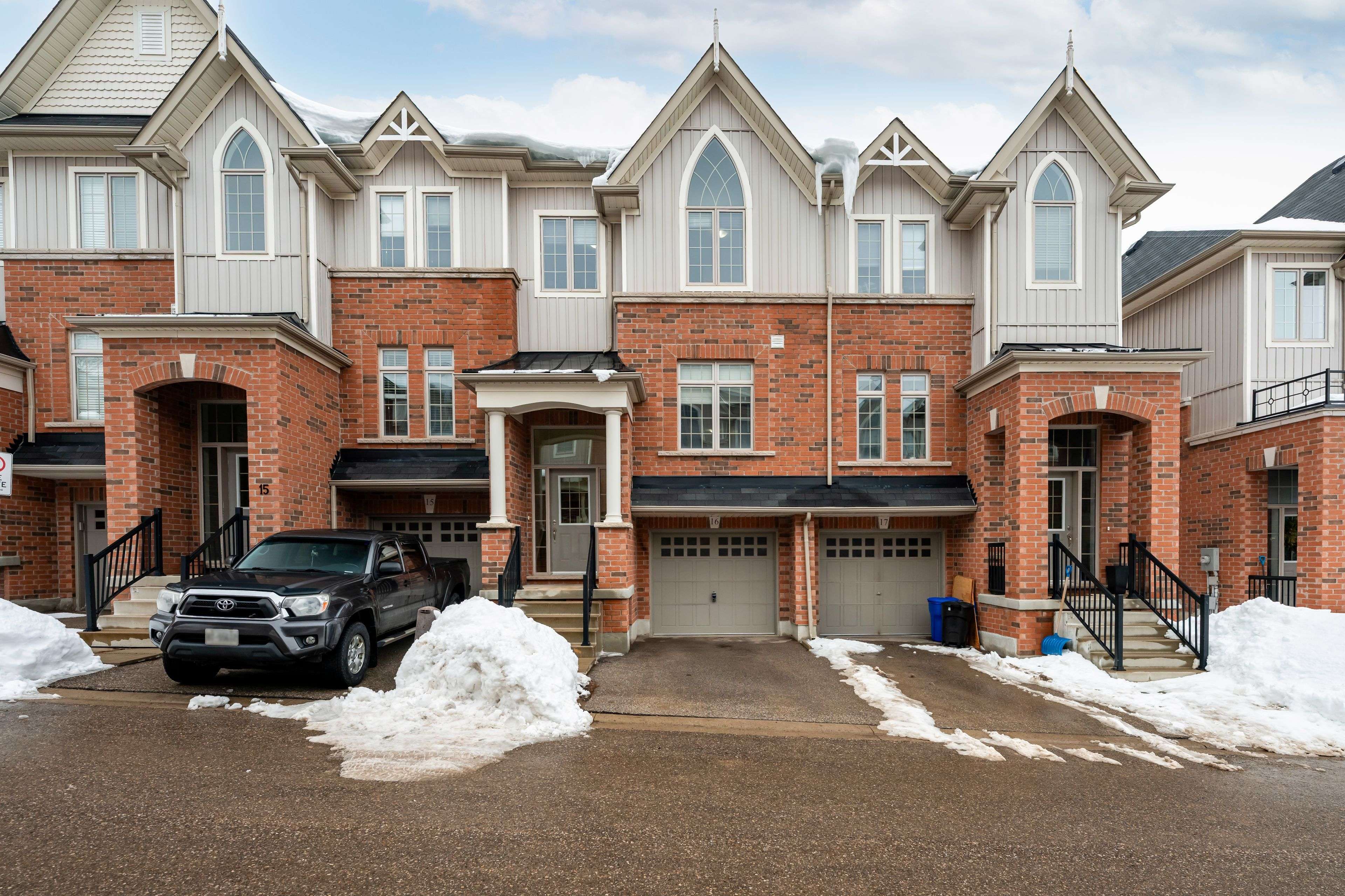 60 First ST #16, Orangeville, ON L9W 2E4