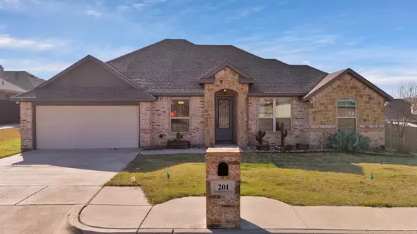 201 Emilie Court, Weatherford, TX 76087