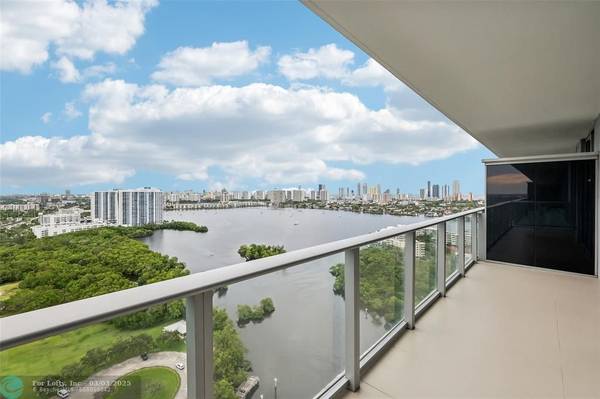 Aventura, FL 33160,16385 Biscayne Blvd  #2606