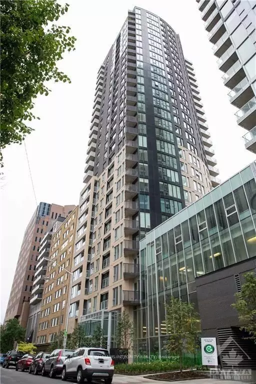 40 Nepean ST #2201, Ottawa Centre, ON K2P 0X5