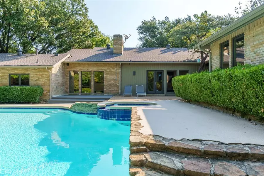 10807 Dove Brook Circle, Dallas, TX 75230