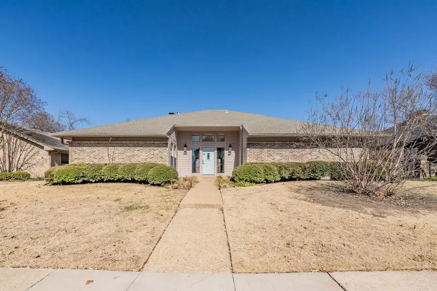 6620 Robin Willow Court, Dallas, TX 75248