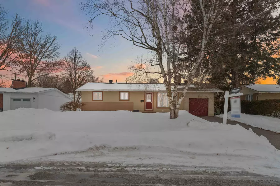 6 Ellery CRES, Bells Corners And South To Fallowfield, ON K2H 6M6