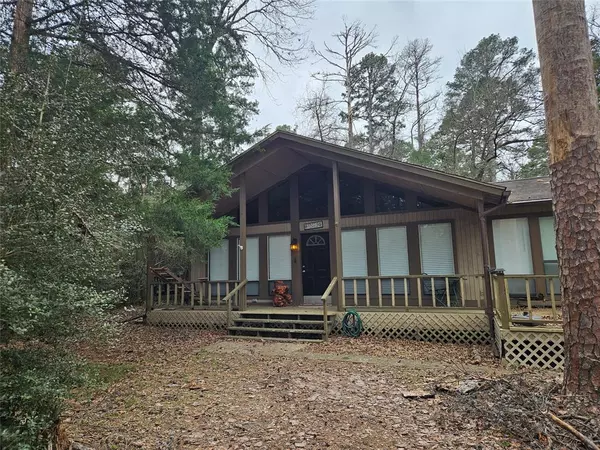 121 Candlelight Cove, Holly Lake Ranch, TX 75765