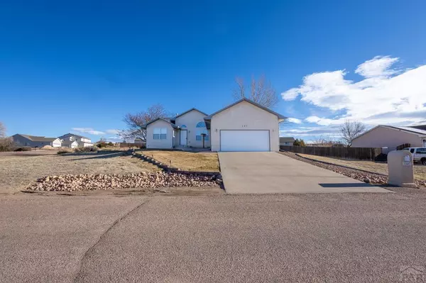 197 W Alexis Dr, Pueblo West, CO 81007