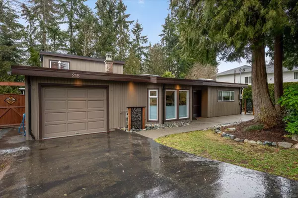 215 Thetis Ave, Qualicum Beach, BC V9K 1R8