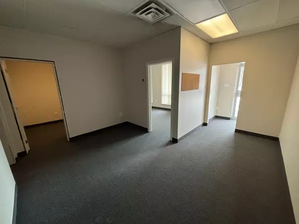 Mississauga, ON L5A 2X2,2480 Cawthra RD ## 15/16