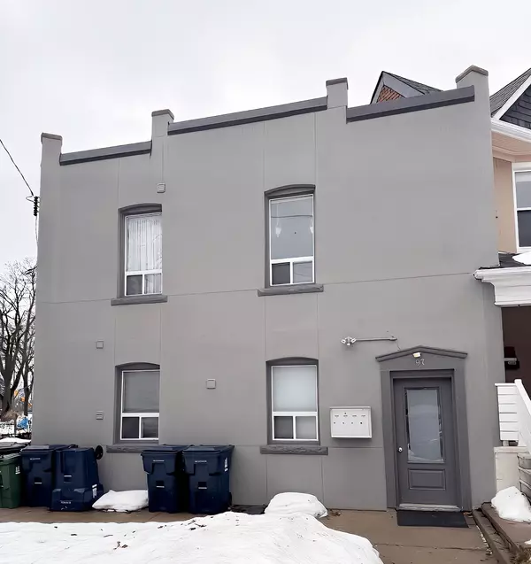 97 Connolly ST #3, Toronto W03, ON M6N 2X2