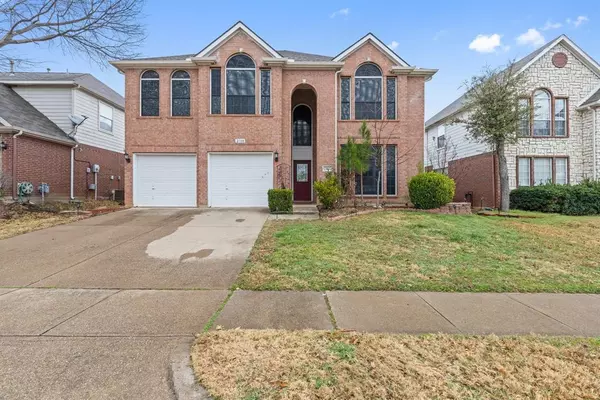 2108 Royal Oak Drive, Bedford, TX 76021