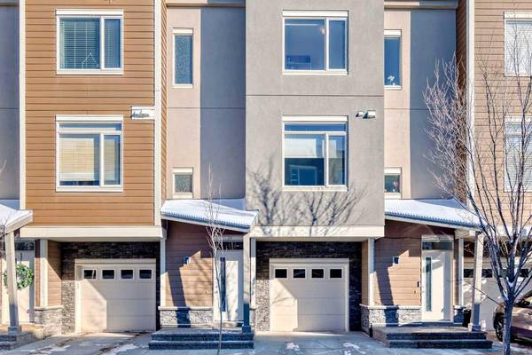 24 Westpark Common SW, Calgary, AB T3H 0Y4